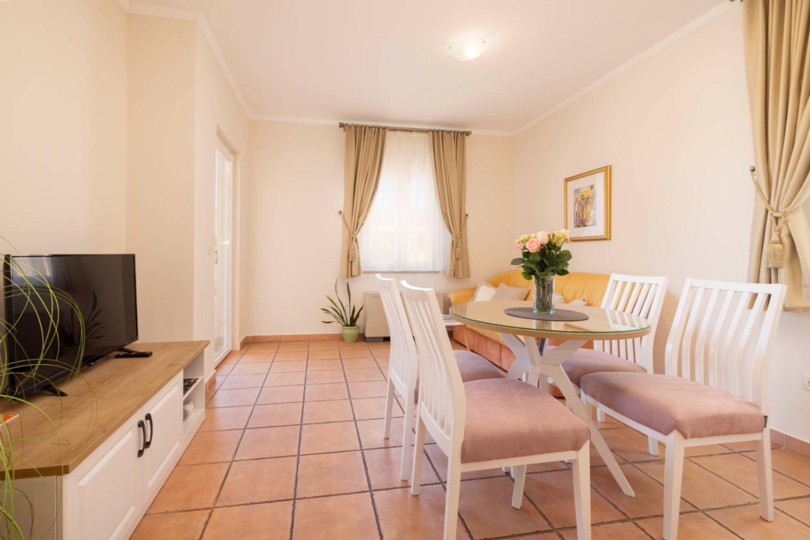 Aparthotel Villa Mozart Podgora Extérieur photo